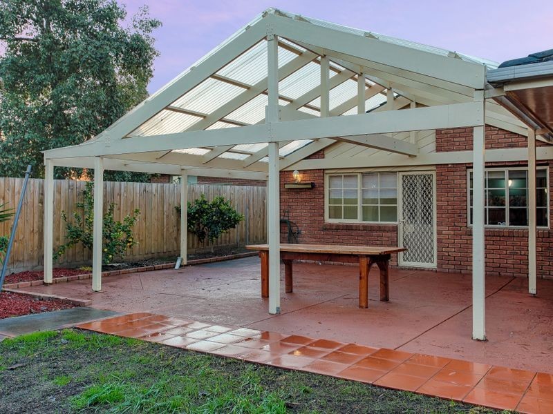 4 Baunton Court, Kilsyth VIC 3137