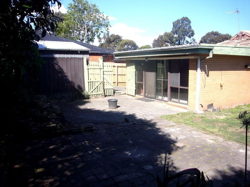67 Folkstone Crescent, Ferntree Gully VIC 3156
