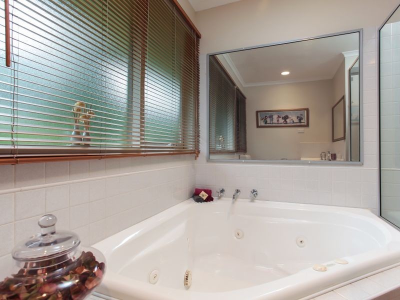 15 Wonthulong Drive, Bayswater North VIC 3153