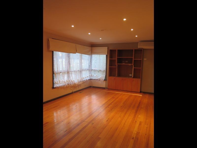 16 Frudal Crescent, Knoxfield VIC 3180