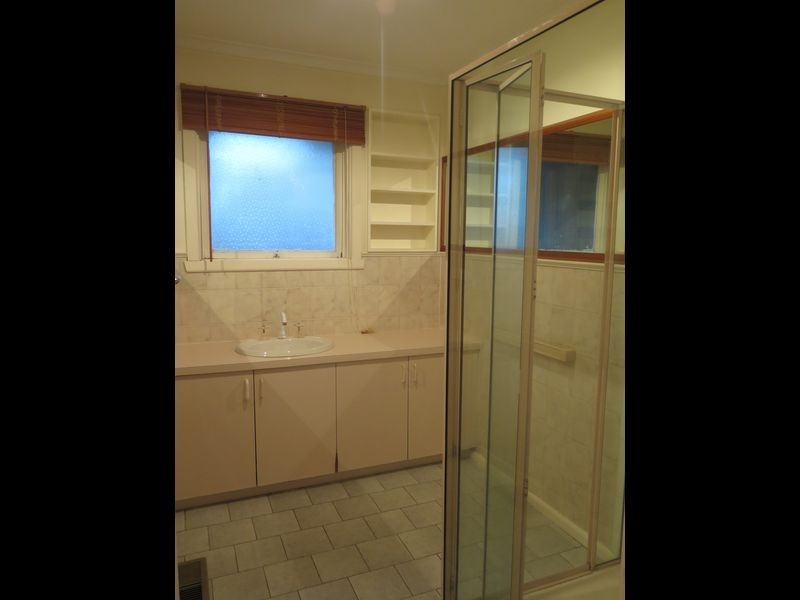 16 Frudal Crescent, Knoxfield VIC 3180