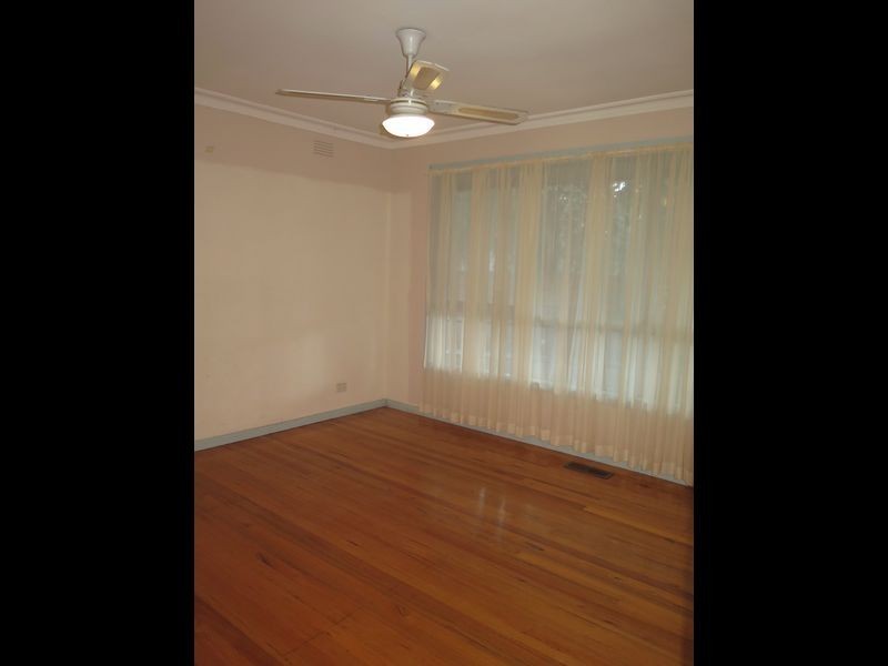 16 Frudal Crescent, Knoxfield VIC 3180