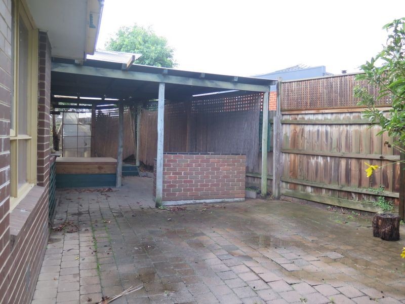 16 Frudal Crescent, Knoxfield VIC 3180