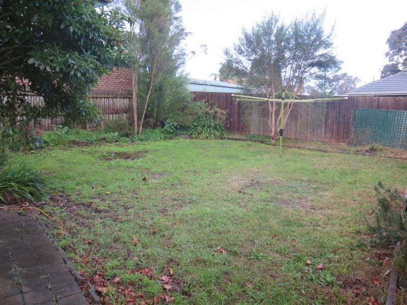 16 Frudal Crescent, Knoxfield VIC 3180