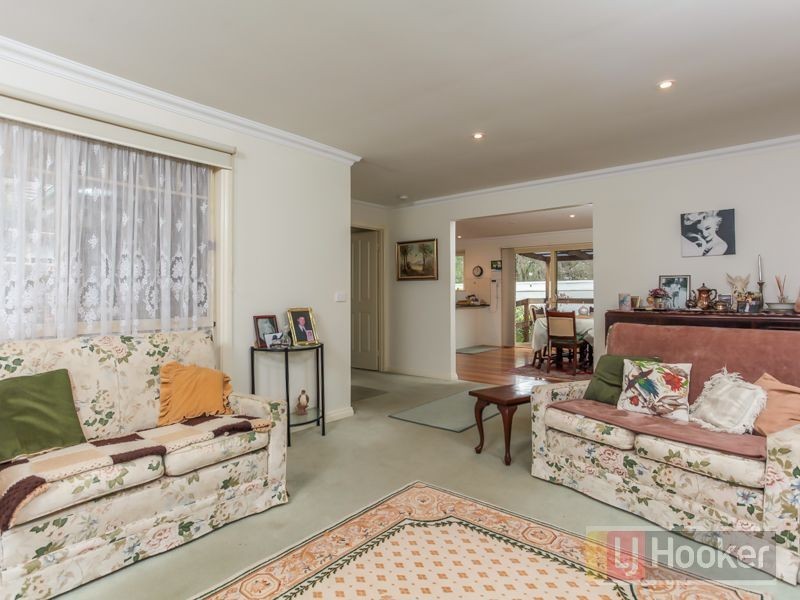 2/18 St Elmo Avenue, Ferntree Gully VIC 3156