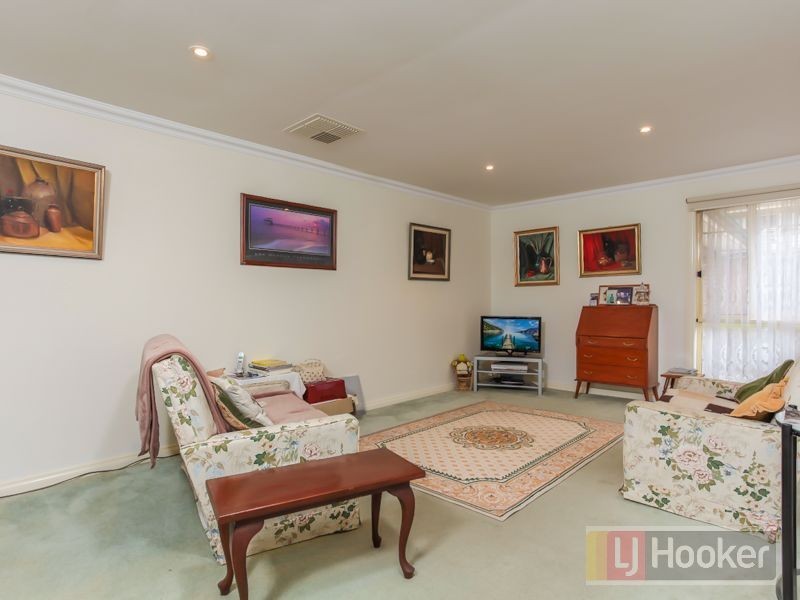 2/18 St Elmo Avenue, Ferntree Gully VIC 3156