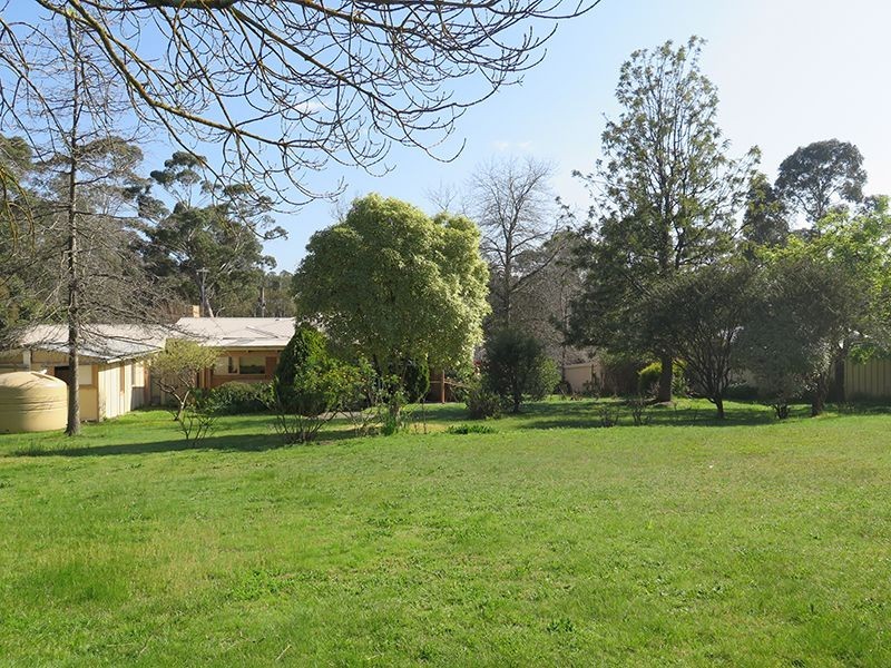 40-42 Zealandia East Road, Croydon North VIC 3136