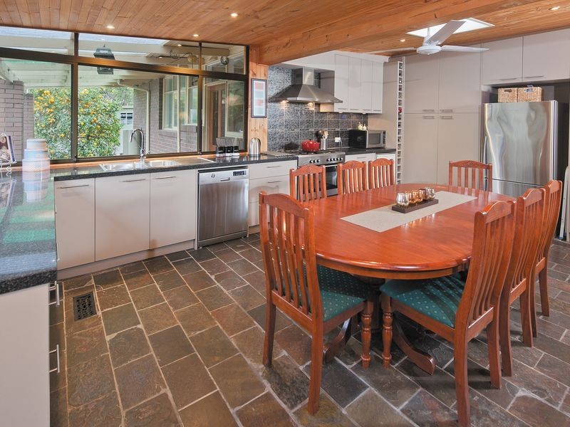 10 Batavia Avenue, Boronia VIC 3155