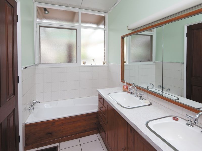 10 Batavia Avenue, Boronia VIC 3155