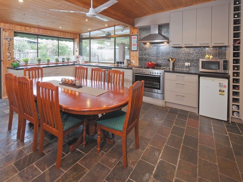 10 Batavia Avenue, Boronia VIC 3155