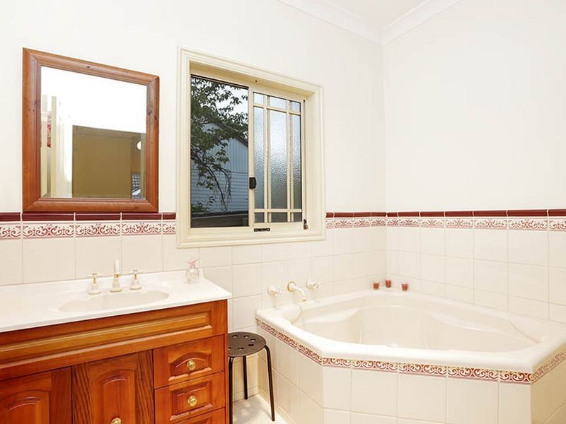 13 Richards Avenue, Croydon VIC 3136