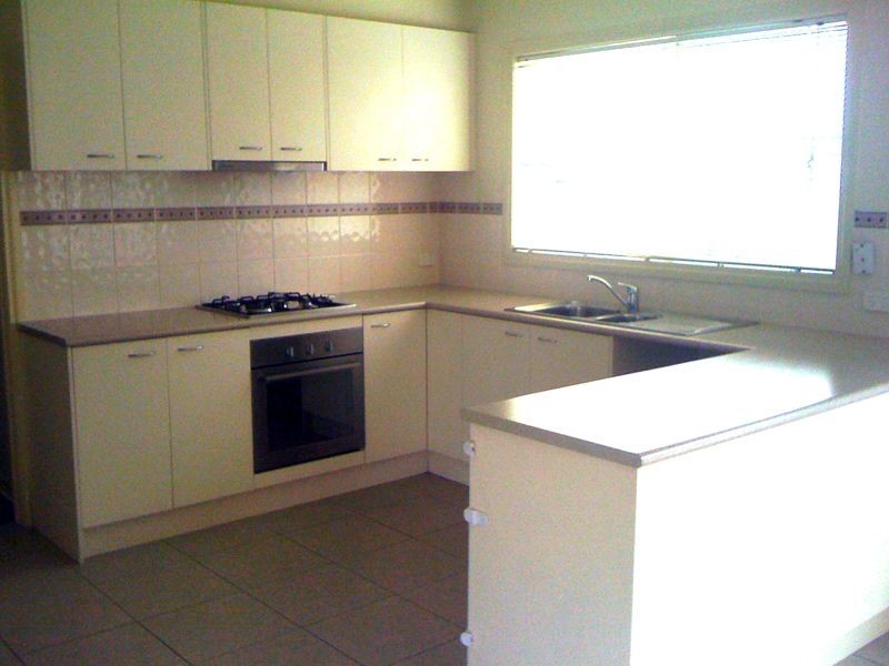 2/6 Waratah Street, Doveton VIC 3177