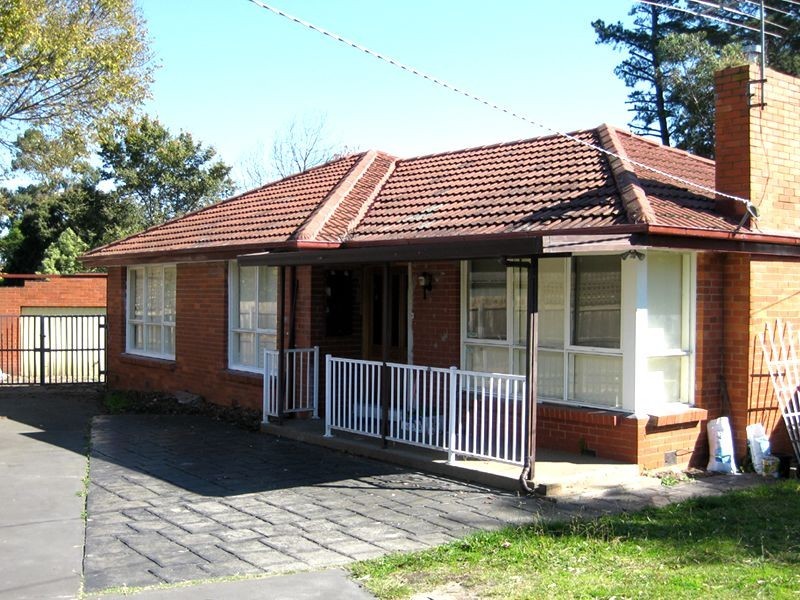 28 Lewis Road, Wantirna South VIC 3152