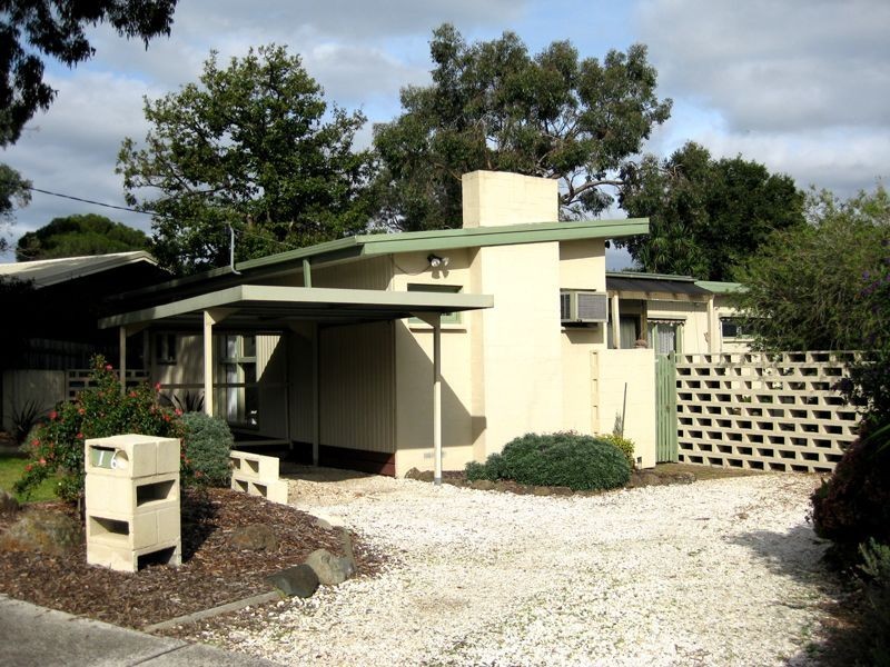 16 McComb Street, Bayswater VIC 3153