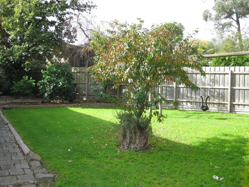 16 McComb Street, Bayswater VIC 3153