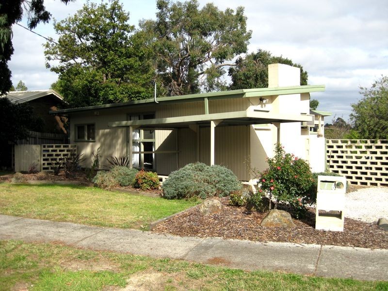 16 McComb Street, Bayswater VIC 3153