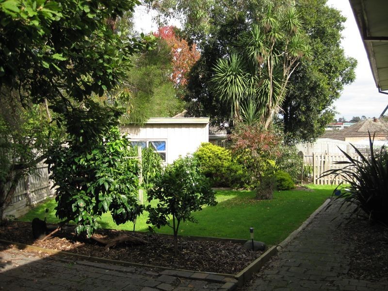 16 McComb Street, Bayswater VIC 3153