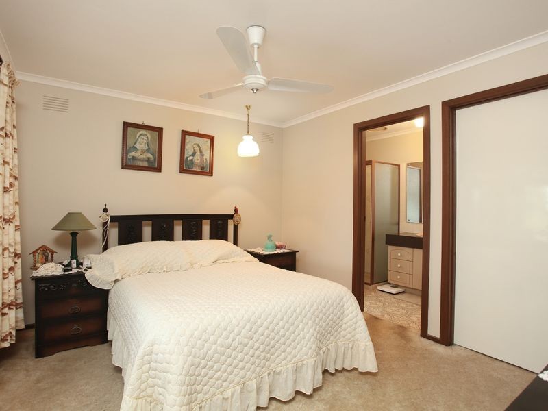 16 Bales Street, Ferntree Gully VIC 3156