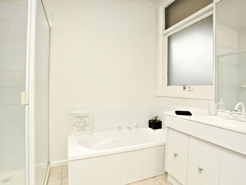 70 Scoresby Road, Bayswater VIC 3153