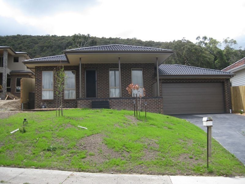 1a Barton Avenue, Ferntree Gully VIC 3156