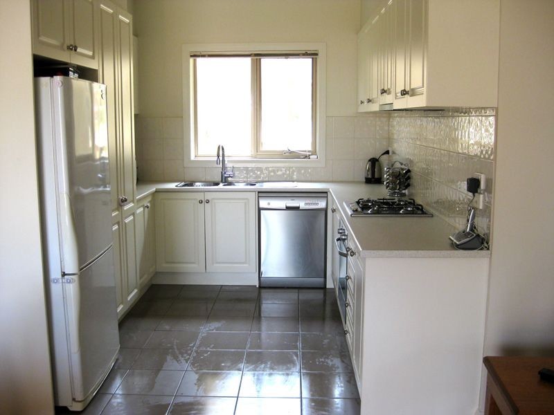 1a Barton Avenue, Ferntree Gully VIC 3156