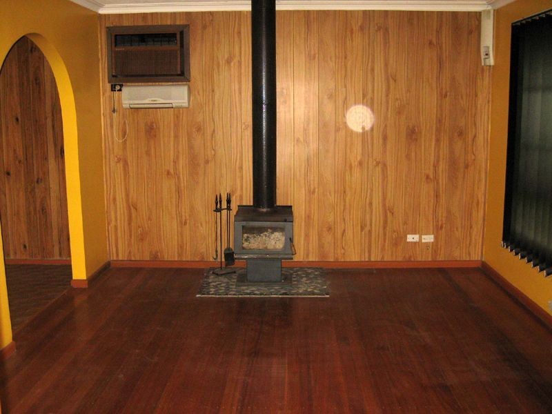 42 Robertson Crescent, Boronia VIC 3155