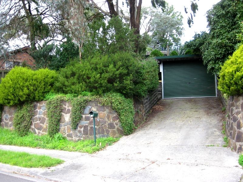 42 Robertson Crescent, Boronia VIC 3155