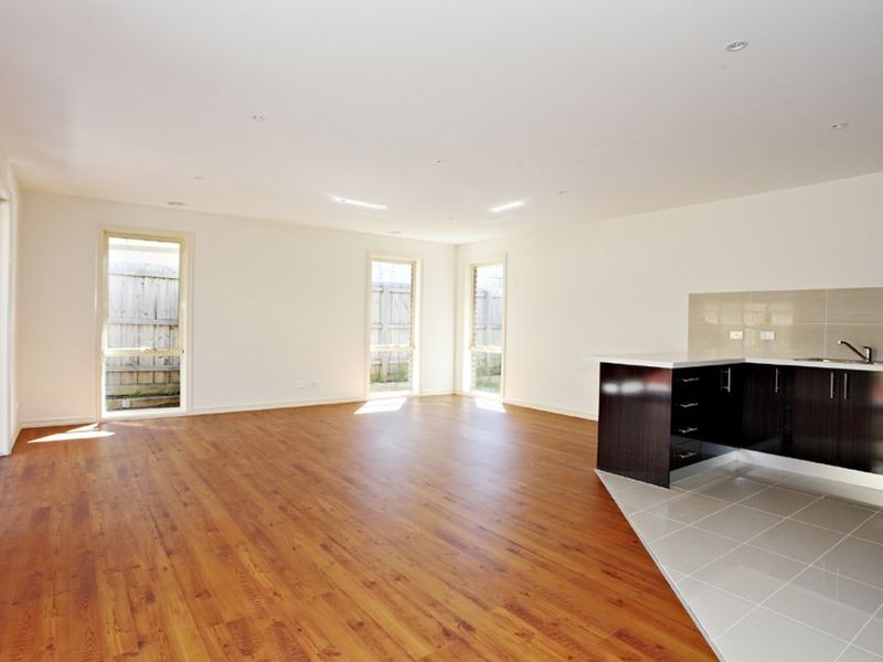 2/19 Dobson Street, Ferntree Gully VIC 3156