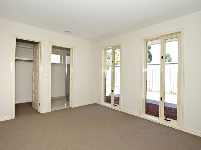 2/19 Dobson Street, Ferntree Gully VIC 3156