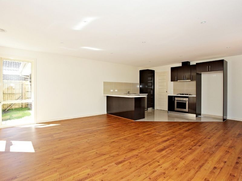 2/19 Dobson Street, Ferntree Gully VIC 3156