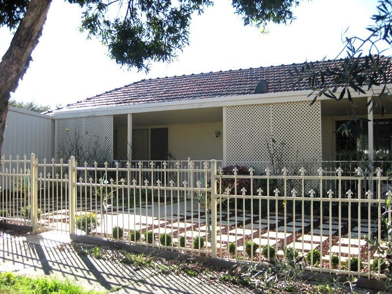 8a Anne Road, Knoxfield VIC 3180