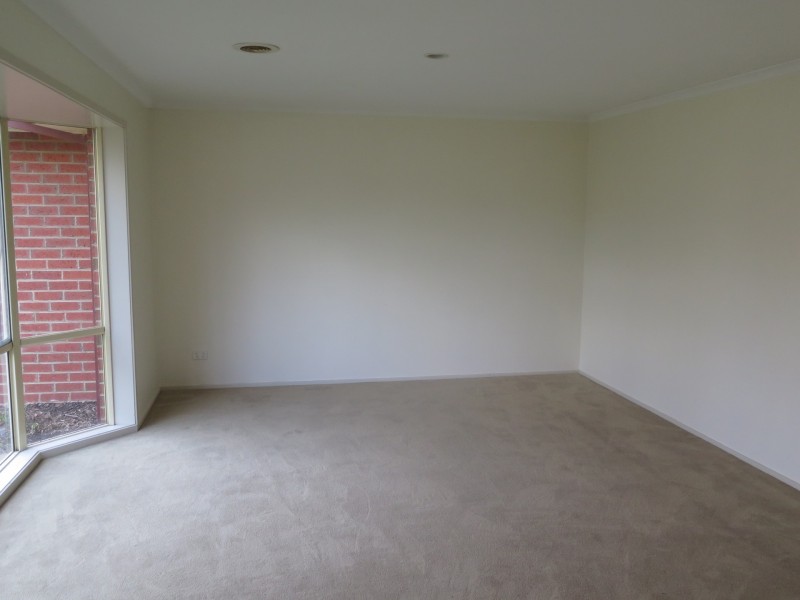 12 Snowgum Drive, Kilsyth South VIC 3137