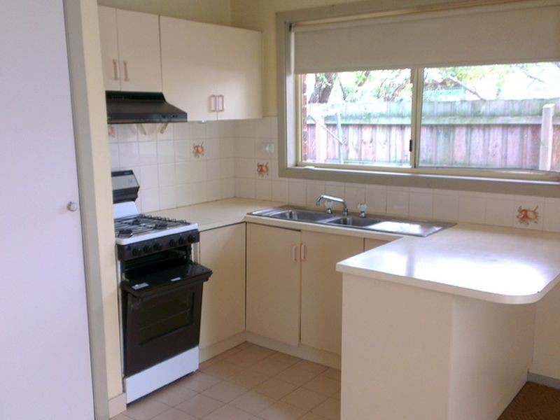 2/2 Bluegum Court, Narre Warren VIC 3805