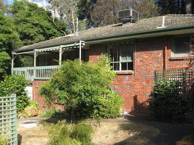 6 Heathfield Grove, Montrose VIC 3765