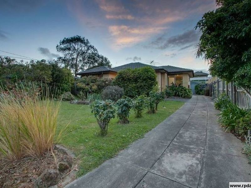 9 Nairana Court, Ferntree Gully VIC 3156
