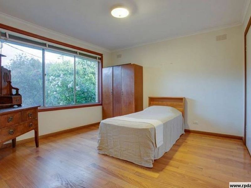 9 Nairana Court, Ferntree Gully VIC 3156