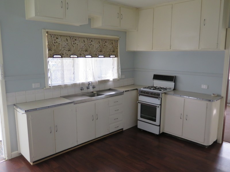 13 Selman Avenue, Ferntree Gully VIC 3156