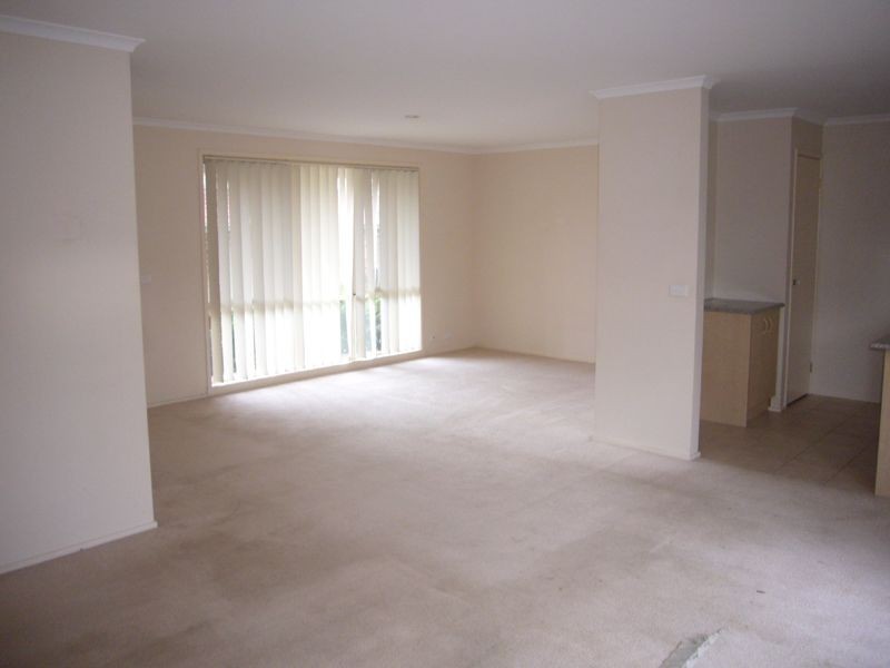 6 Cameron Close, Bayswater VIC 3153