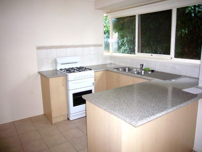 6 Cameron Close, Bayswater VIC 3153