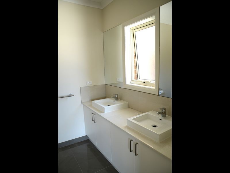 2/120 Glenfern Road, Ferntree Gully VIC 3156