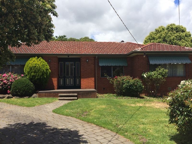 8 Grace Court, Frankston VIC 3199