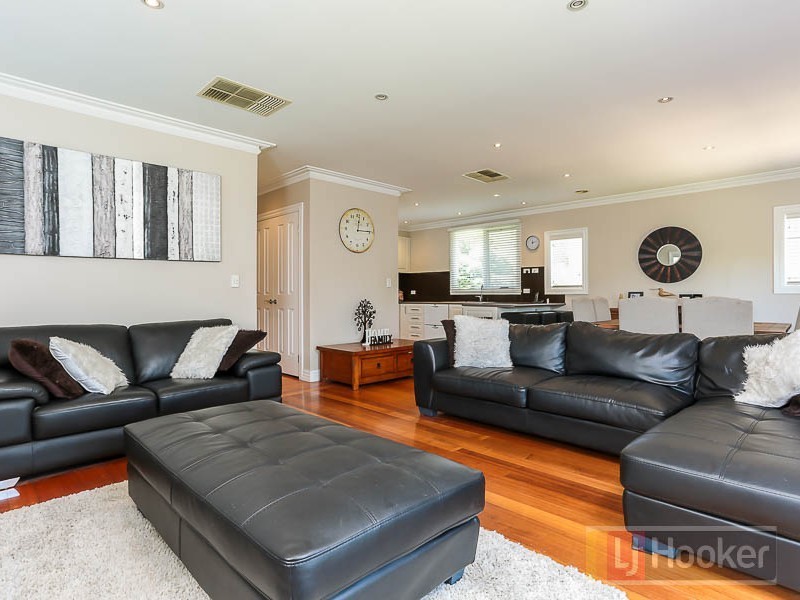 32 Benbow Crescent, Boronia VIC 3155