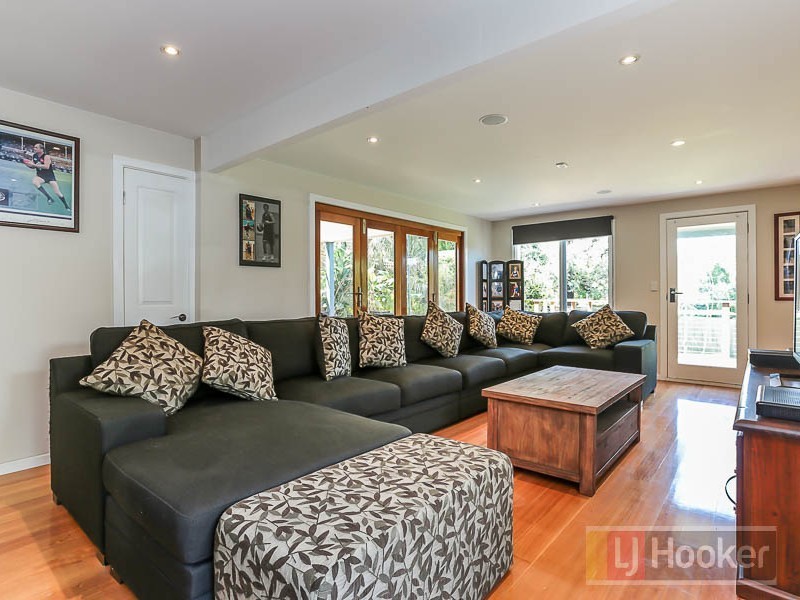 32 Benbow Crescent, Boronia VIC 3155