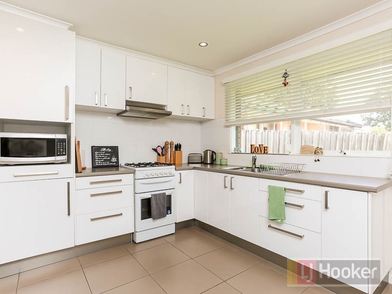 2/6 Cullis Parade, Bayswater VIC 3153