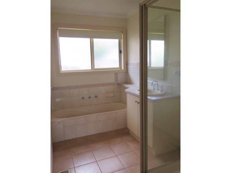 Unit 2/22B Station Street, Ferntree Gully VIC 3156