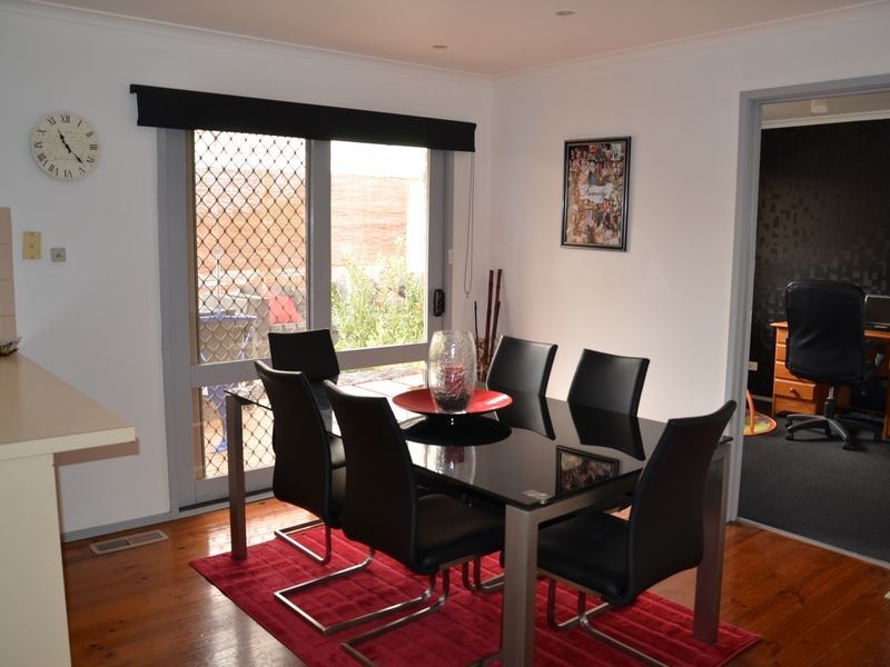 22 Chevalier Crescent, Mooroolbark VIC 3138