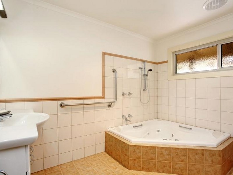 45 Barmah Drive East, Wantirna VIC 3152