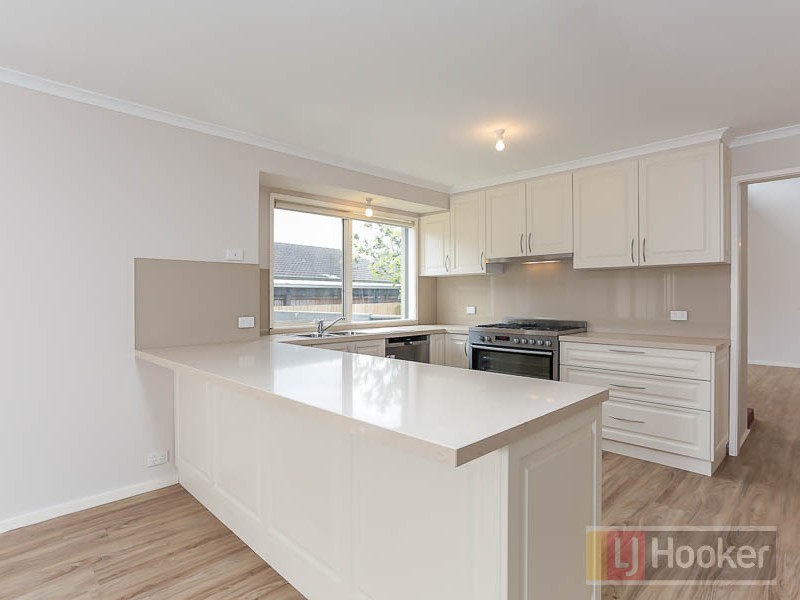 21 Mistletoe Close, Knoxfield VIC 3180