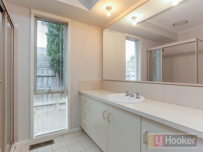 21 Mistletoe Close, Knoxfield VIC 3180