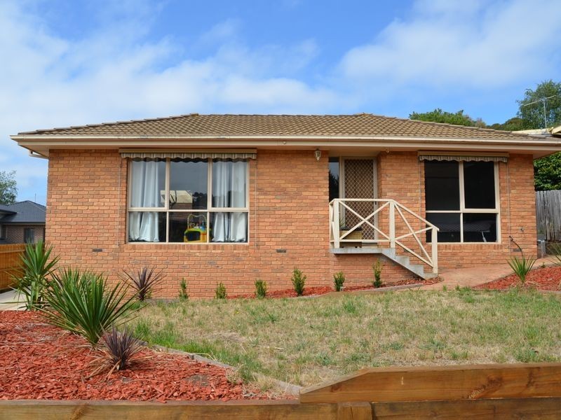 22 Chevalier Crescent, Mooroolbark VIC 3138